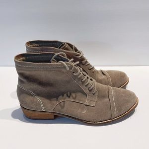 DV Dolce Vita Contrast Stitch Lace Up Boho Beige Suede Flat Booties | Size 8